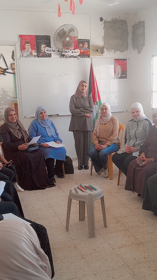 لقاء حول إدارة الضغوط النفسية في مخيم عقبة جبر